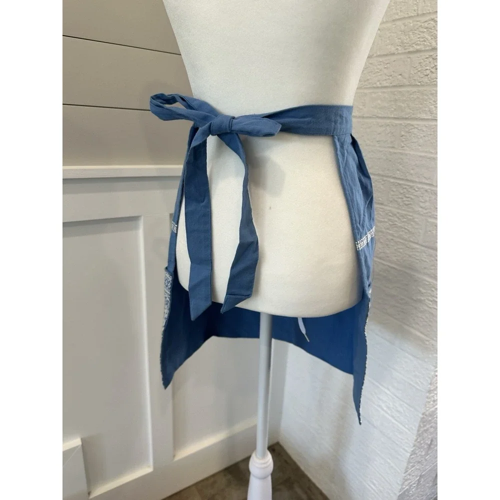 1 Vintage 100% Cotton Apron Embroidered Blue Tie Large Pockets Austrian